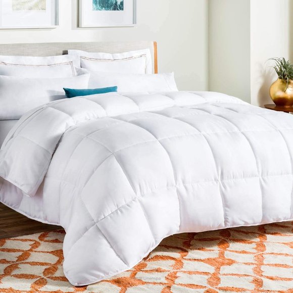 Other - All-Season White Bedding King Duvet Down Comforter